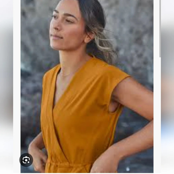 ATHLETA Marlow Romper In Tuscan Gold. Size Large. NWT - Picture 4 of 11